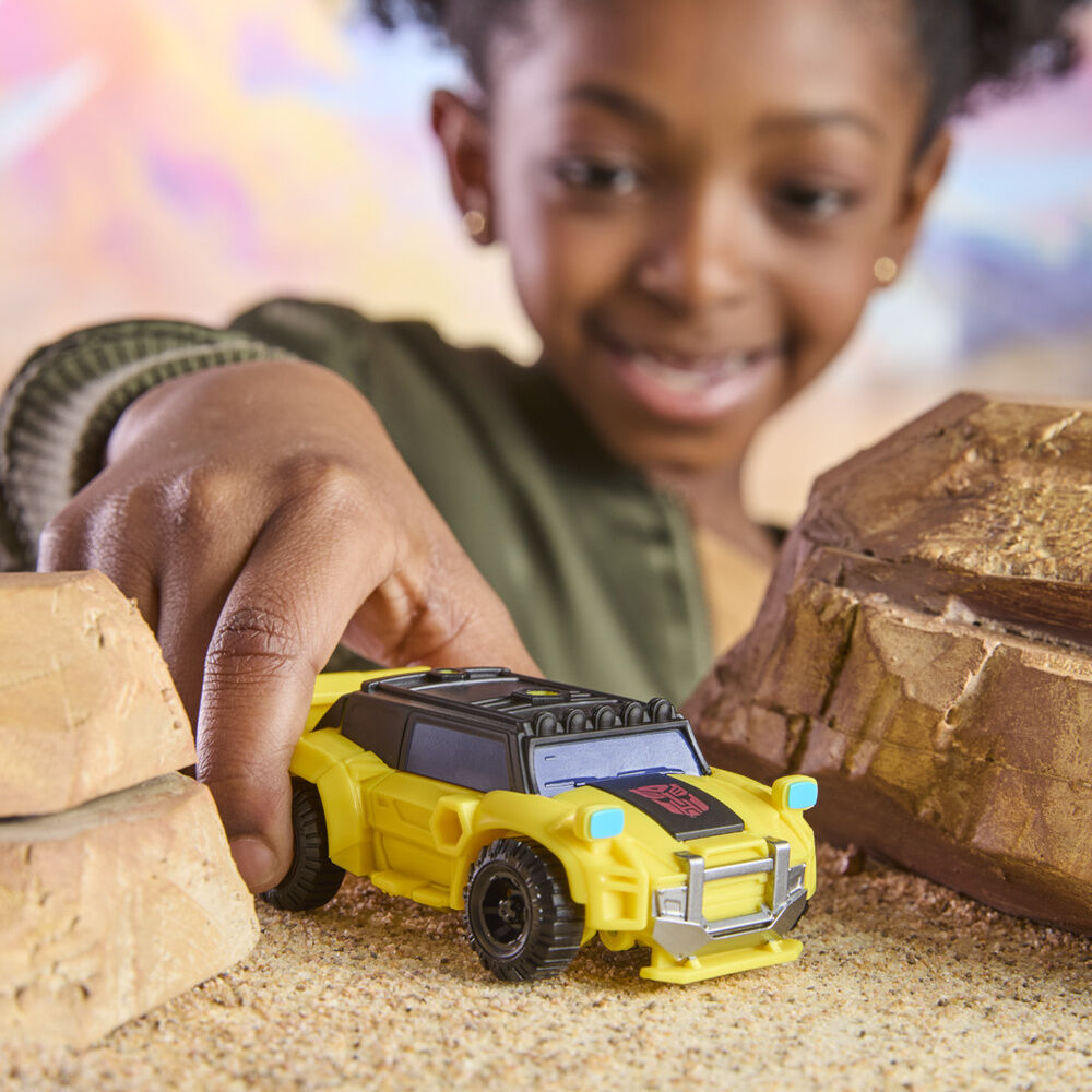 Figurka Bumblebee Cyberworld Transformers 10cm