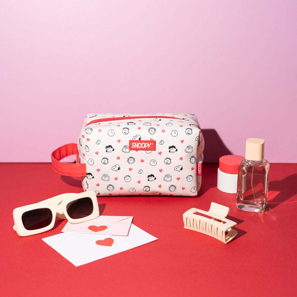 Snoopy Peanuts Toiletry Bag