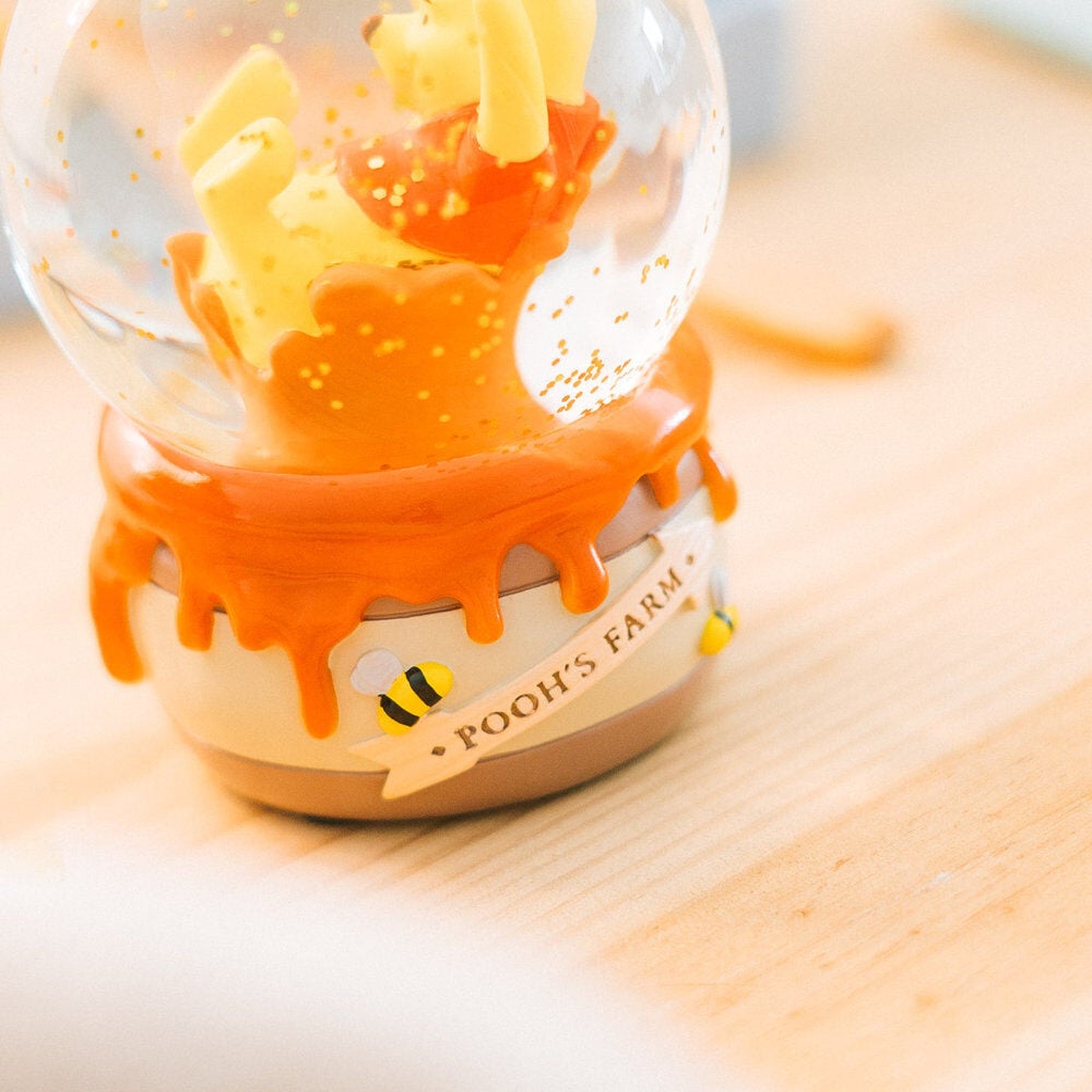 Disney Winnie the Pooh Snow Globe