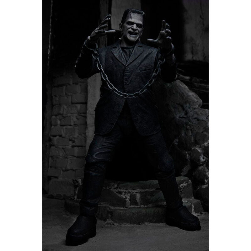 Figurine Ultimate Frankenstein Monster en noir et blanc Universal Monsters 18 cm