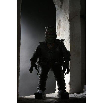 Action figure definitiva di Raffaello nei panni del mostro di Frankenstein delle Tartarughe Ninja 18 cm