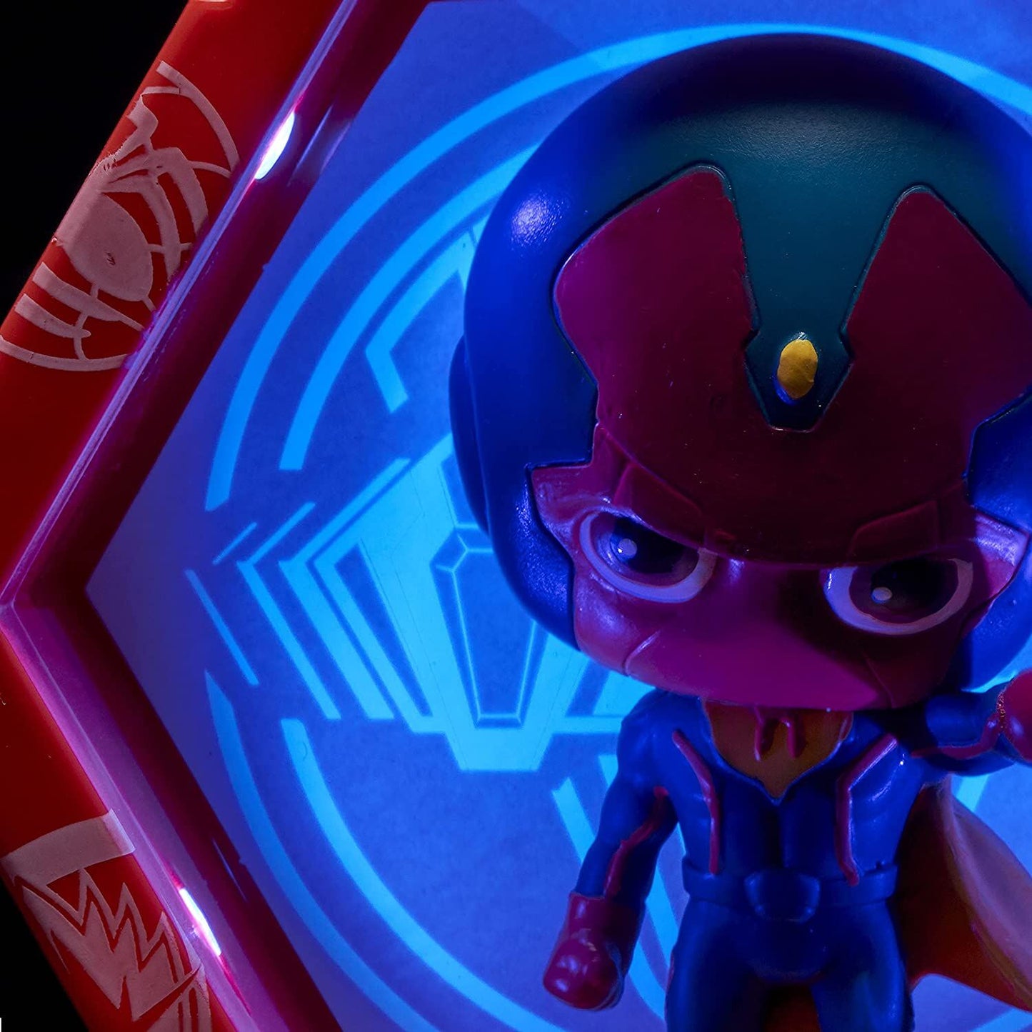 ¡Set de figuras LED WOW! POD Vision + Scarlet Marvel