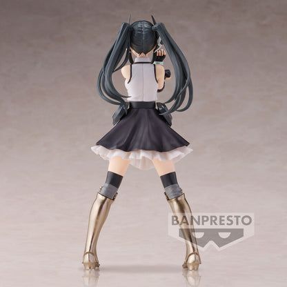 Figurka Lady Black Shy 17cm