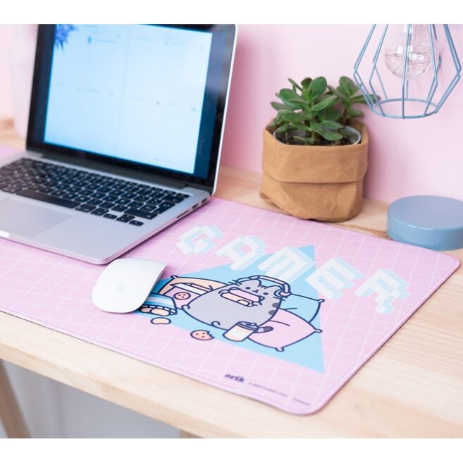 Pusheen gaming mousepad