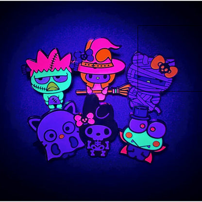 Pin's en émail Hello Kitty Halloween Sanrio Loungefly (boîte surprise)