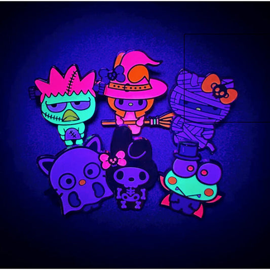 Pin's en émail Hello Kitty Halloween Sanrio Loungefly (boîte surprise)