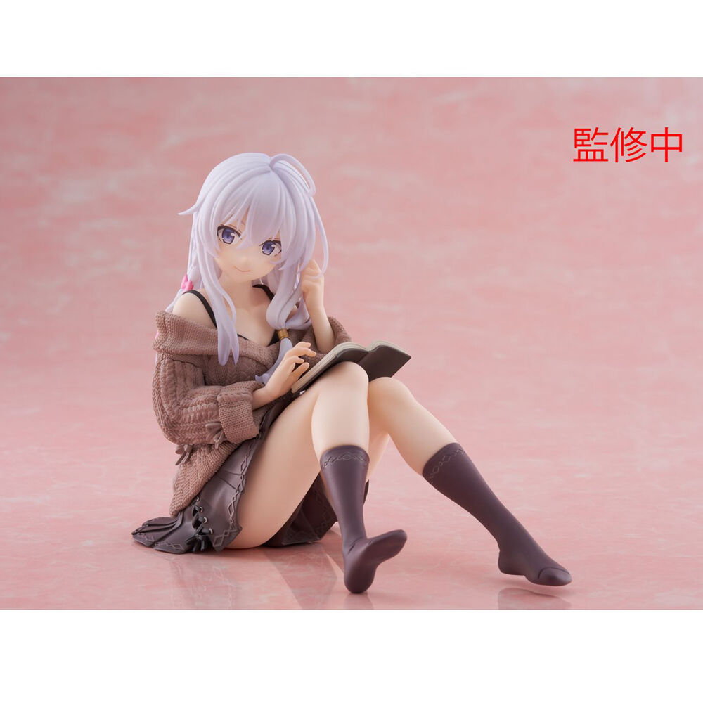Figur Elaina in Freizeitkleidung  Schreibtisch  niedliche wandernde Hexe  Die Reise der Elaina  13 cm