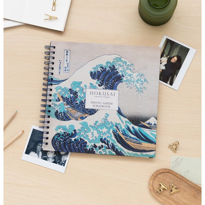 Fotoalbum „Die große Welle vor Kanagawa“ von Hokusai