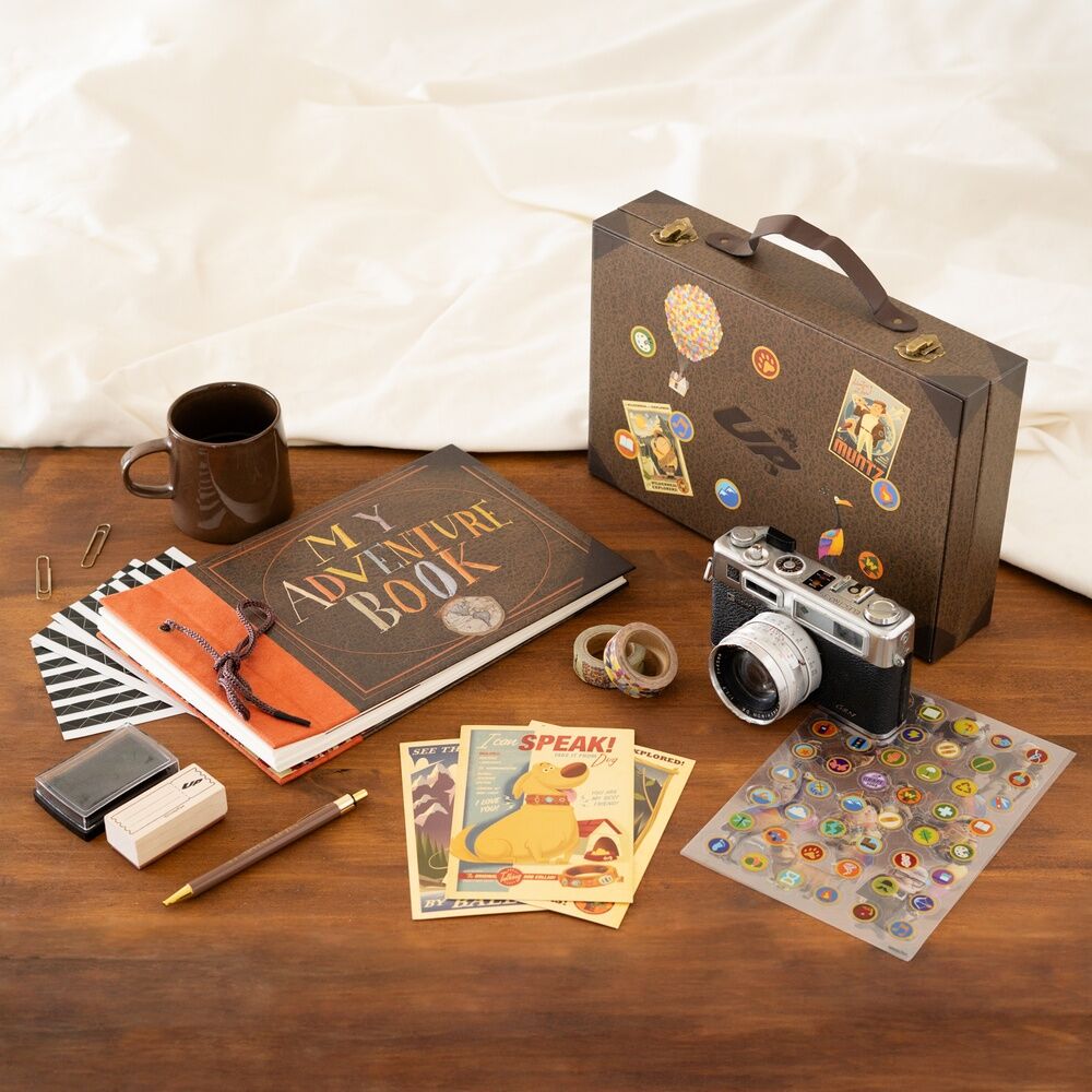 Maletín para álbum de recortes Mi libro de aventuras de Disney Pixar