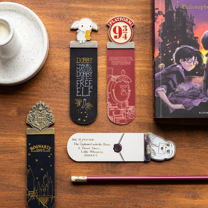Blister of 4 Harry Potter bookmarks