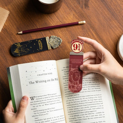 Blister of 4 Harry Potter bookmarks