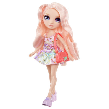 Bella minha boneca Rainbow High com estilo fashion
