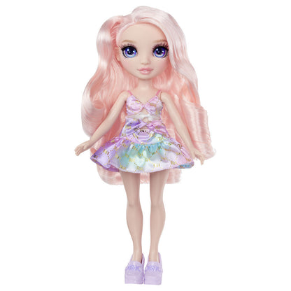 Bella minha boneca Rainbow High com estilo fashion