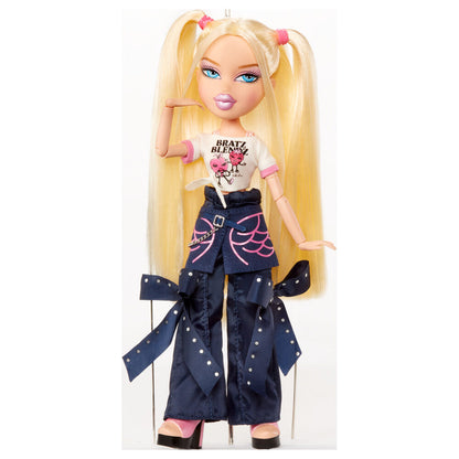 Boneca Cloe + Camiseta Bratz Estilosa