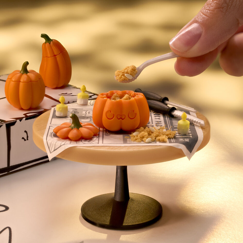 Miniverse Make it Mini Halloween Beetlejuice Surprise Capsule Assortment