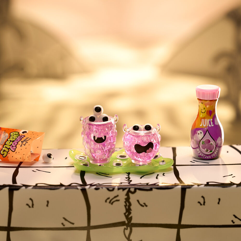 Miniverse Make it Mini Halloween Beetlejuice Surprise Capsule Assortment