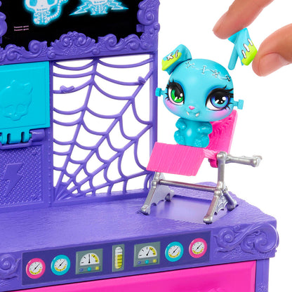 Bambola Frankie Stein + Laboratorio Monster High