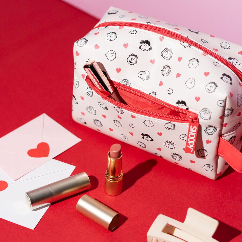 Snoopy Peanuts Toiletry Bag