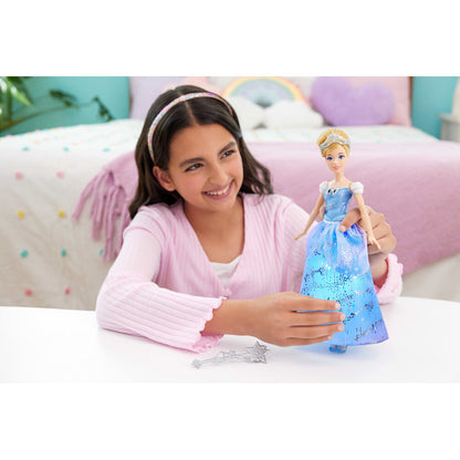 Muñeca Cenicienta con vestido encantado de Disney