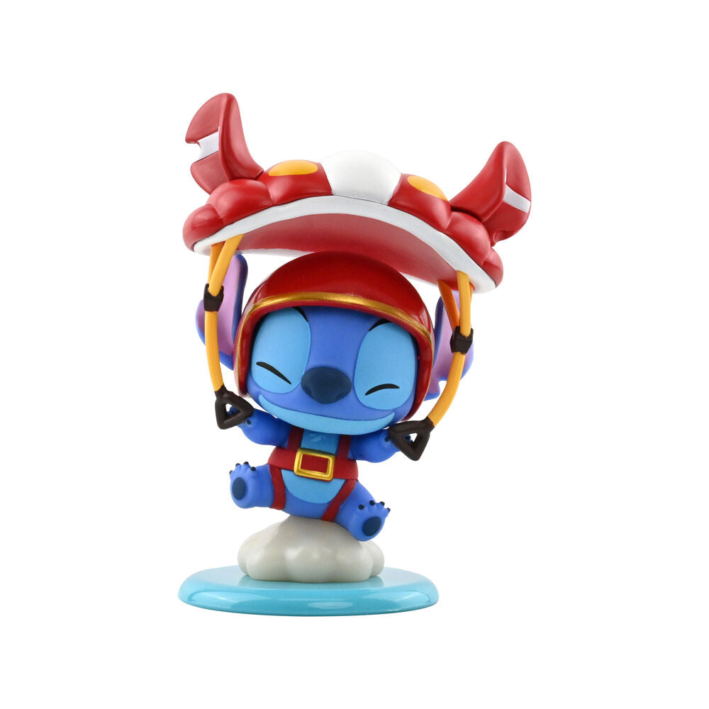 Figura sorpresa de Stitch de Cosbi en la colección navideña de Stitch de Disney