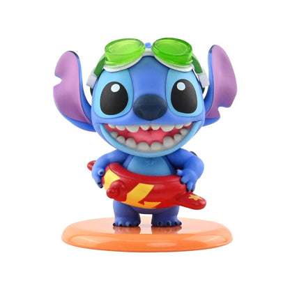 Figura sorpresa de Stitch de Cosbi en la colección navideña de Stitch de Disney