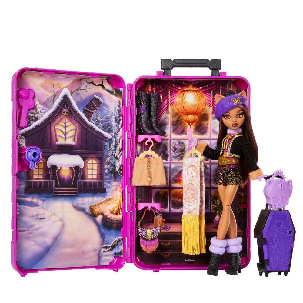 Clawdeen Wolf Doll and Skulltimate Secrets Wardrobe from Monster High
