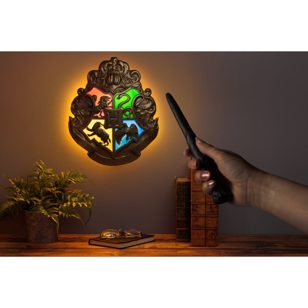 Hogwarts Harry Potter shield lamp