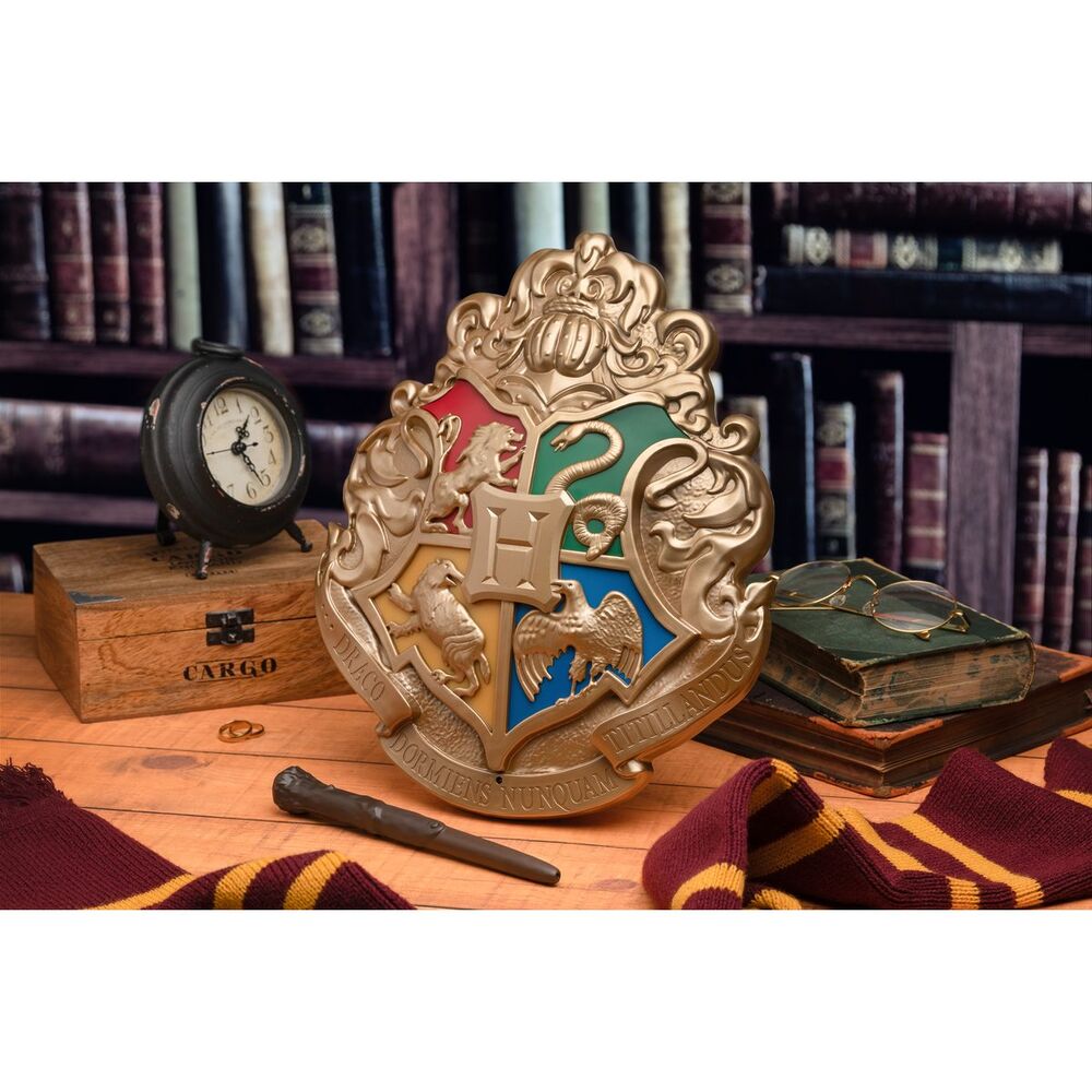 Hogwarts Harry Potter shield lamp