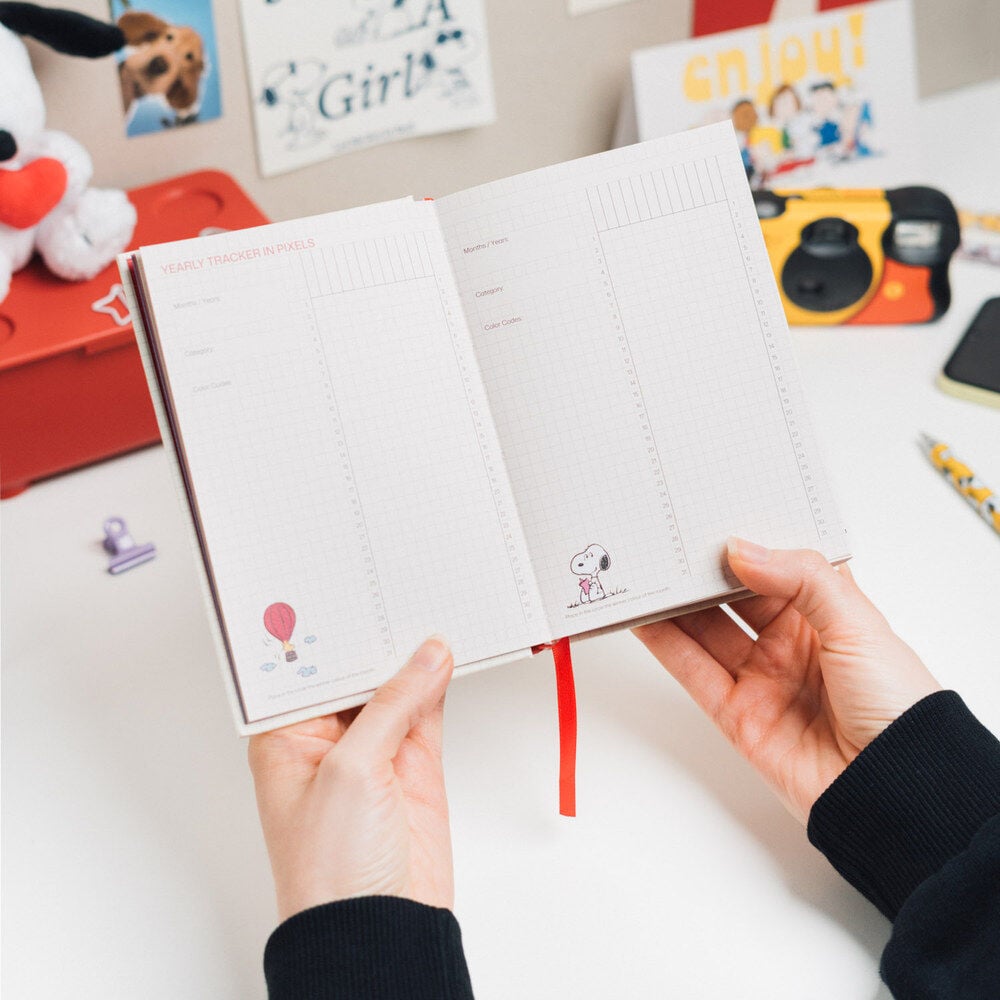 A6 undated day-per-page Snoopy diary with Snoopy