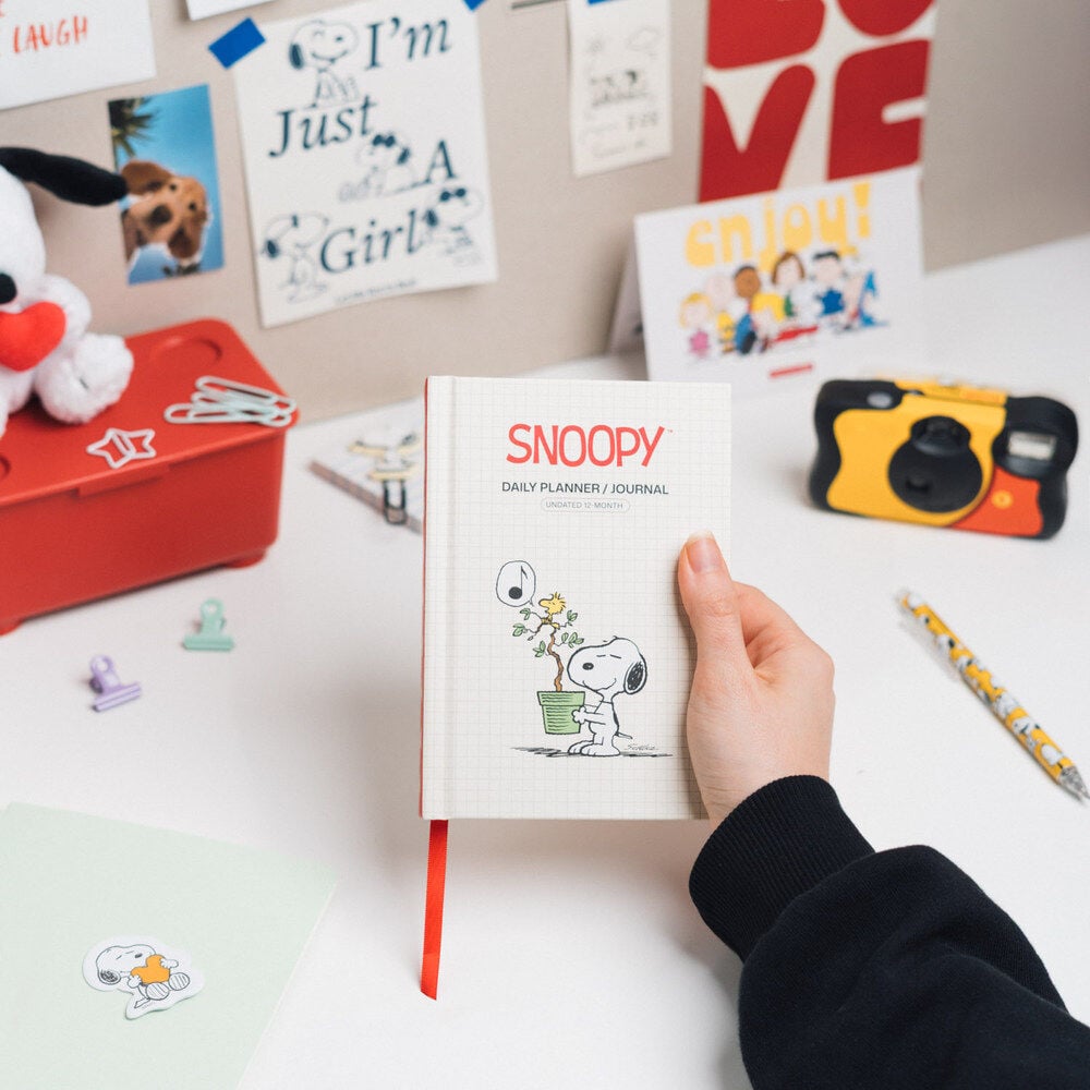 A6 undated day-per-page Snoopy diary with Snoopy